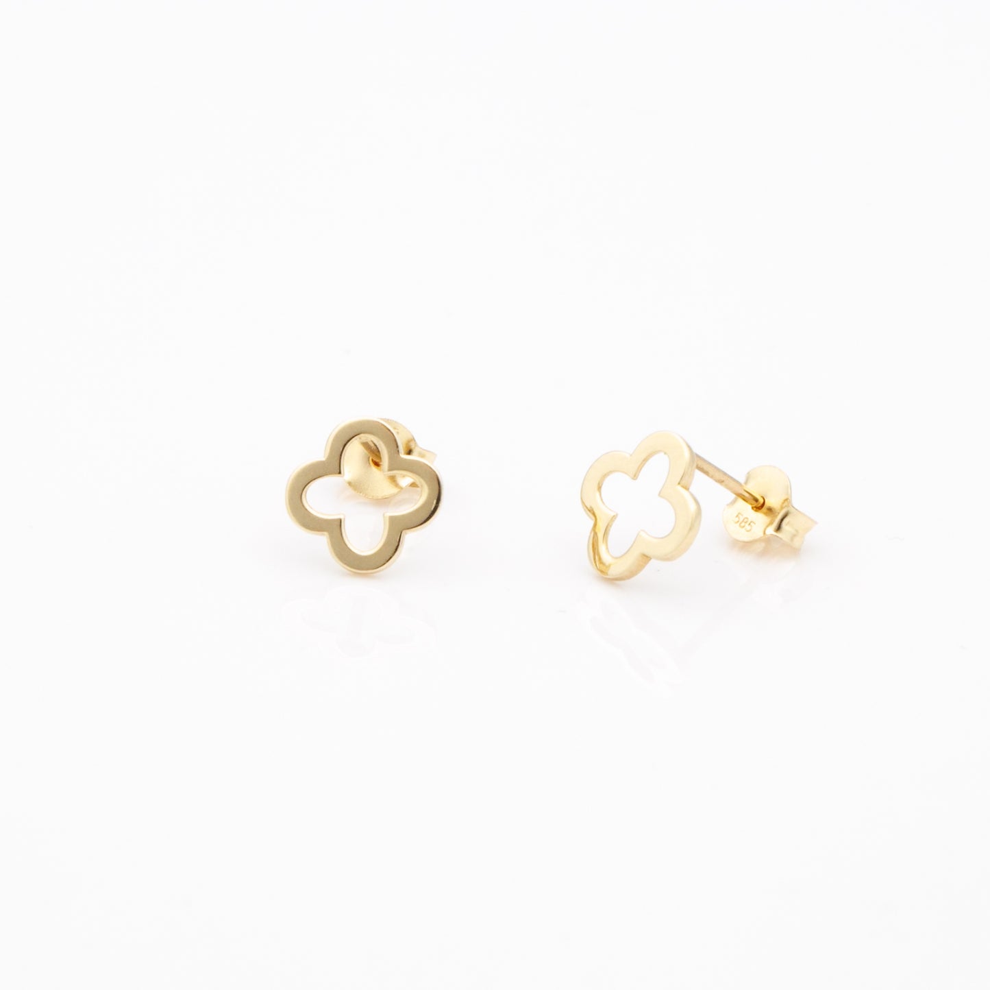 OPEN CLOVER OUTLINE STUD