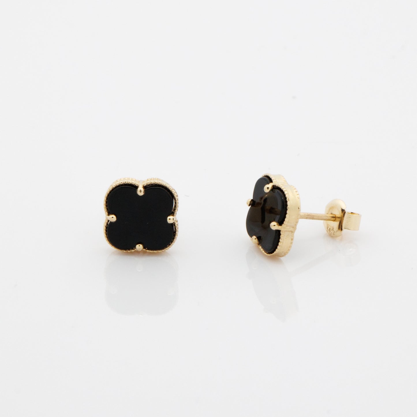 BLACK ONYX CLOVER STUD