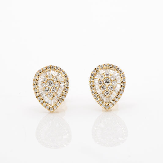PEAR DIAMOND STUD