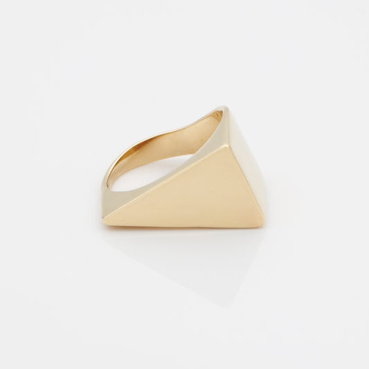 TRIANGLE RING