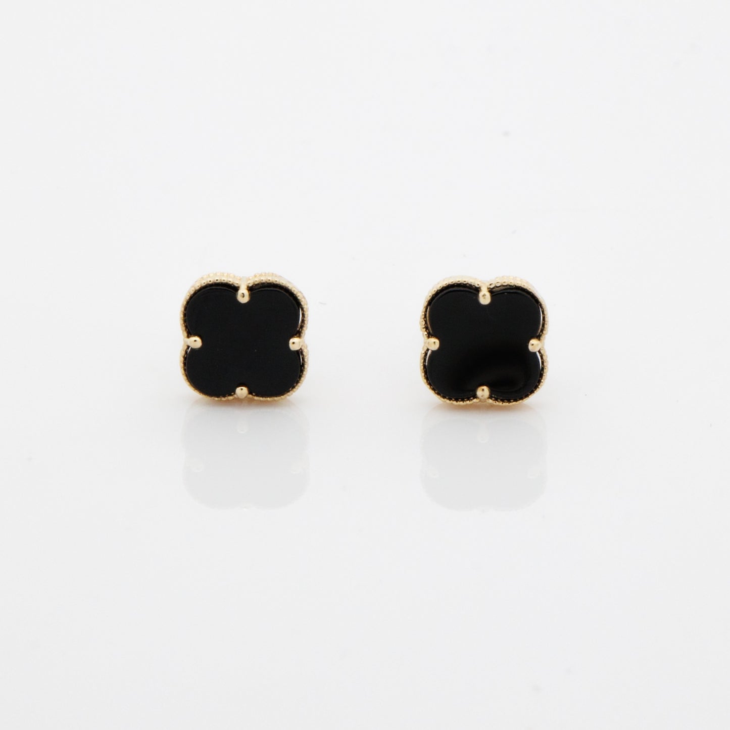 BLACK ONYX CLOVER STUD