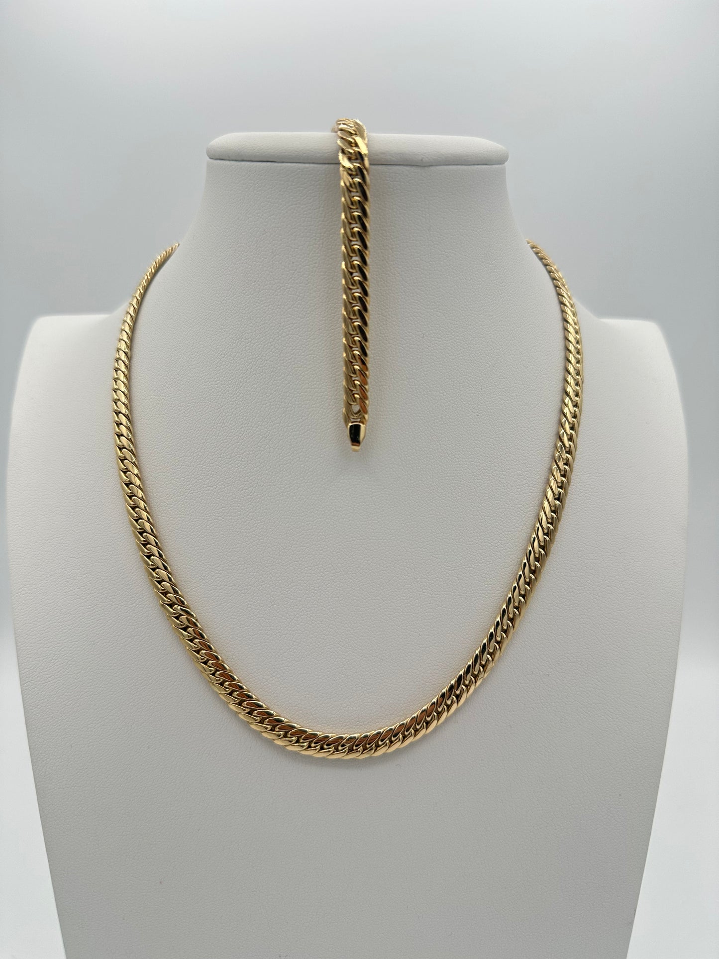 CLOSE CUBAN LINK SET