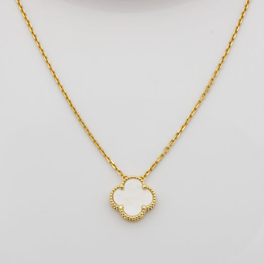 MOTHER PEARL CLOVER NECKLACE